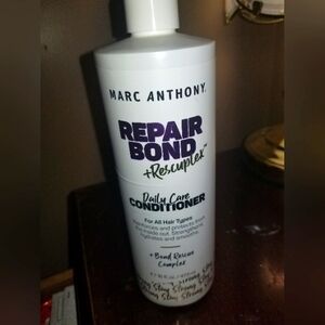 Marc Anthony Repair Bond Daily Care Conditioner - White